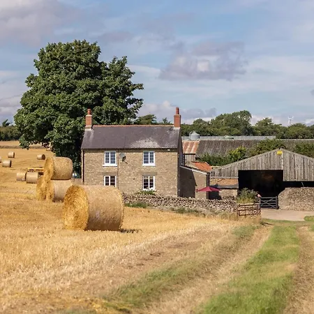 Luxury With Stunning Views And Hot Tub Ebberston