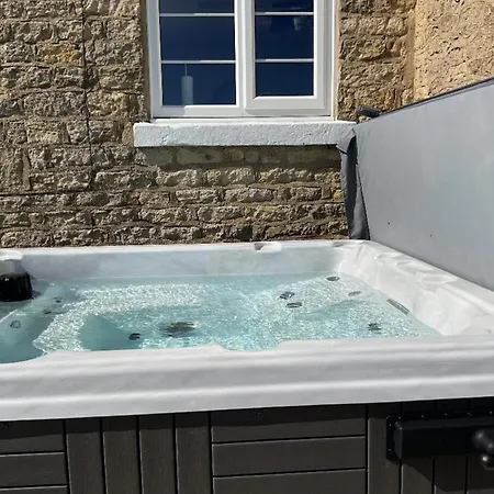 Luxury With Stunning Views And Hot Tub Holiday home *