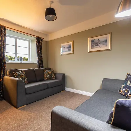 Luxury With Stunning Views And Hot Tub