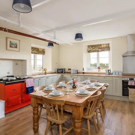 Luxury With Stunning Views And Hot Tub